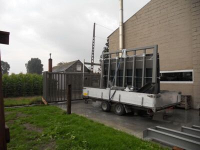 We hebben voldoende accomodatie om alles zelf zorgvuldig te vervoeren en te plaatsen. Eigen plaatsingsdienst